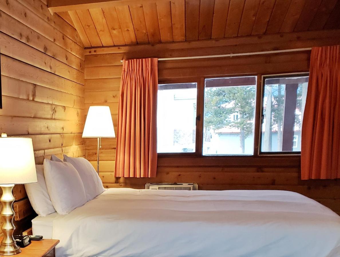 Rocky Inn Valemount Buitenkant foto