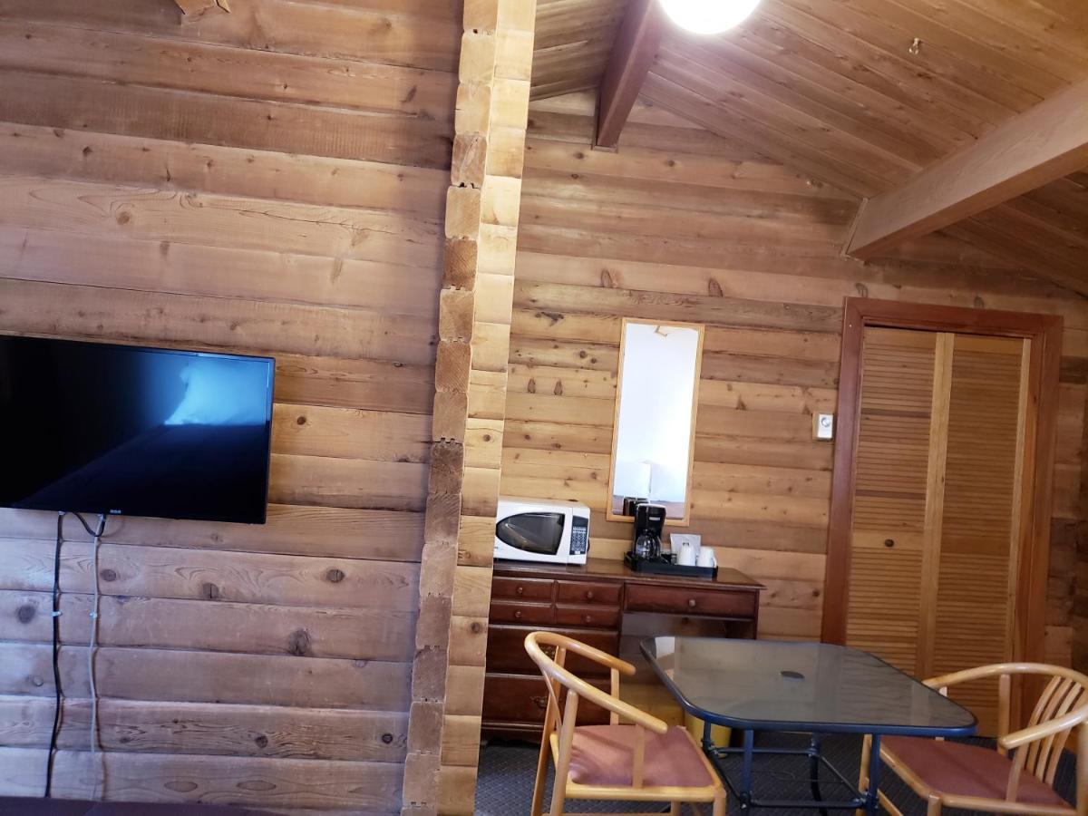 Rocky Inn Valemount Buitenkant foto