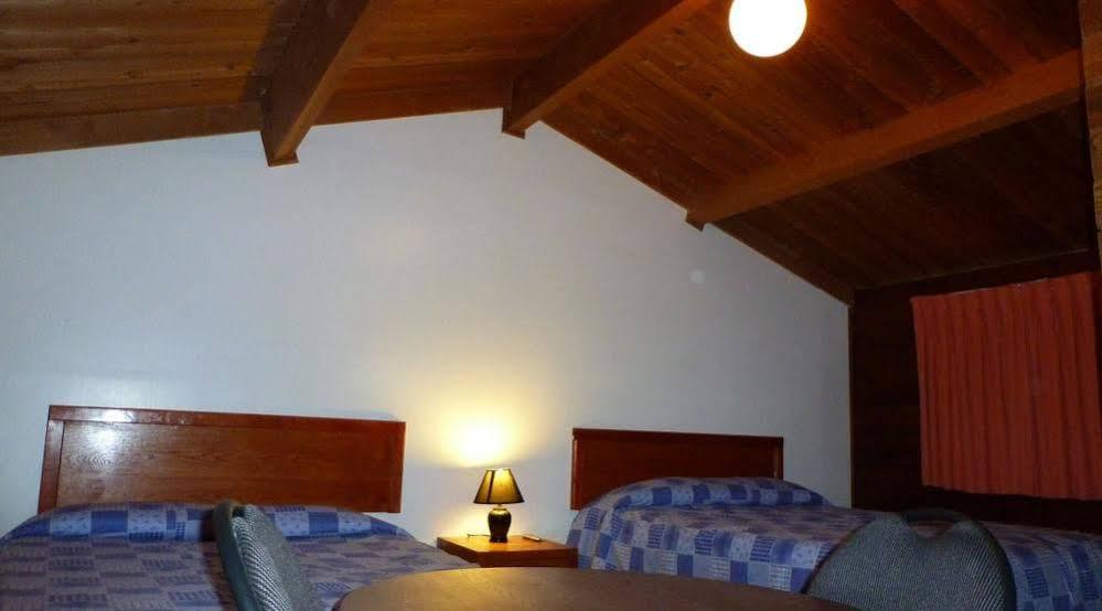Rocky Inn Valemount Buitenkant foto