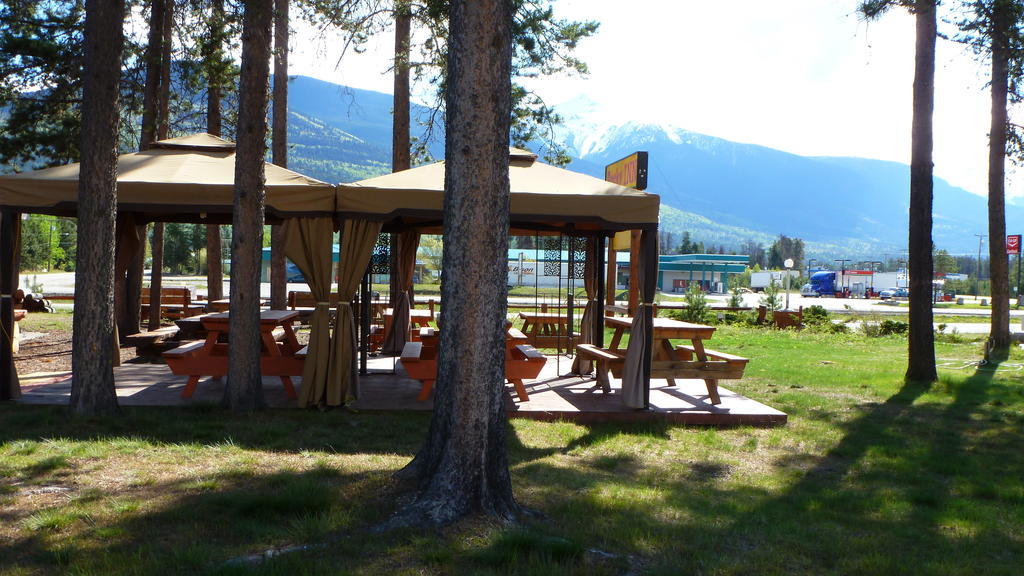 Rocky Inn Valemount Buitenkant foto