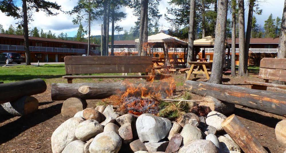 Rocky Inn Valemount Buitenkant foto